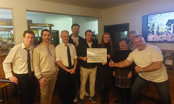 Spende 10240,09 Euro / Alexander Held und viele Freunde, Musiker, Bekannte, Unternehmer & Sportler